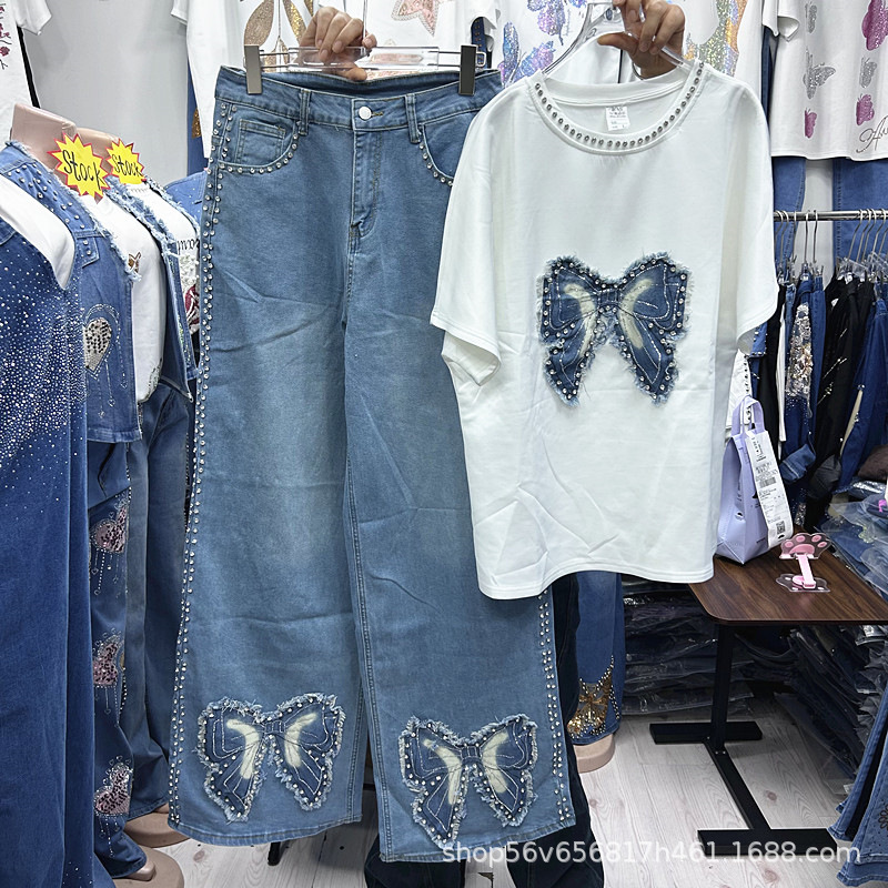 Embroidery Uniform - ชุดเซ็ตสองชิ้นสำหรับผู้หญิง สไตล์หลวมๆ สำหรับฤดูใบไม้ผลิและฤดูร้อน ลายปักผีเสื้อ เสื้อยืดแขนสั้นสีขาว +