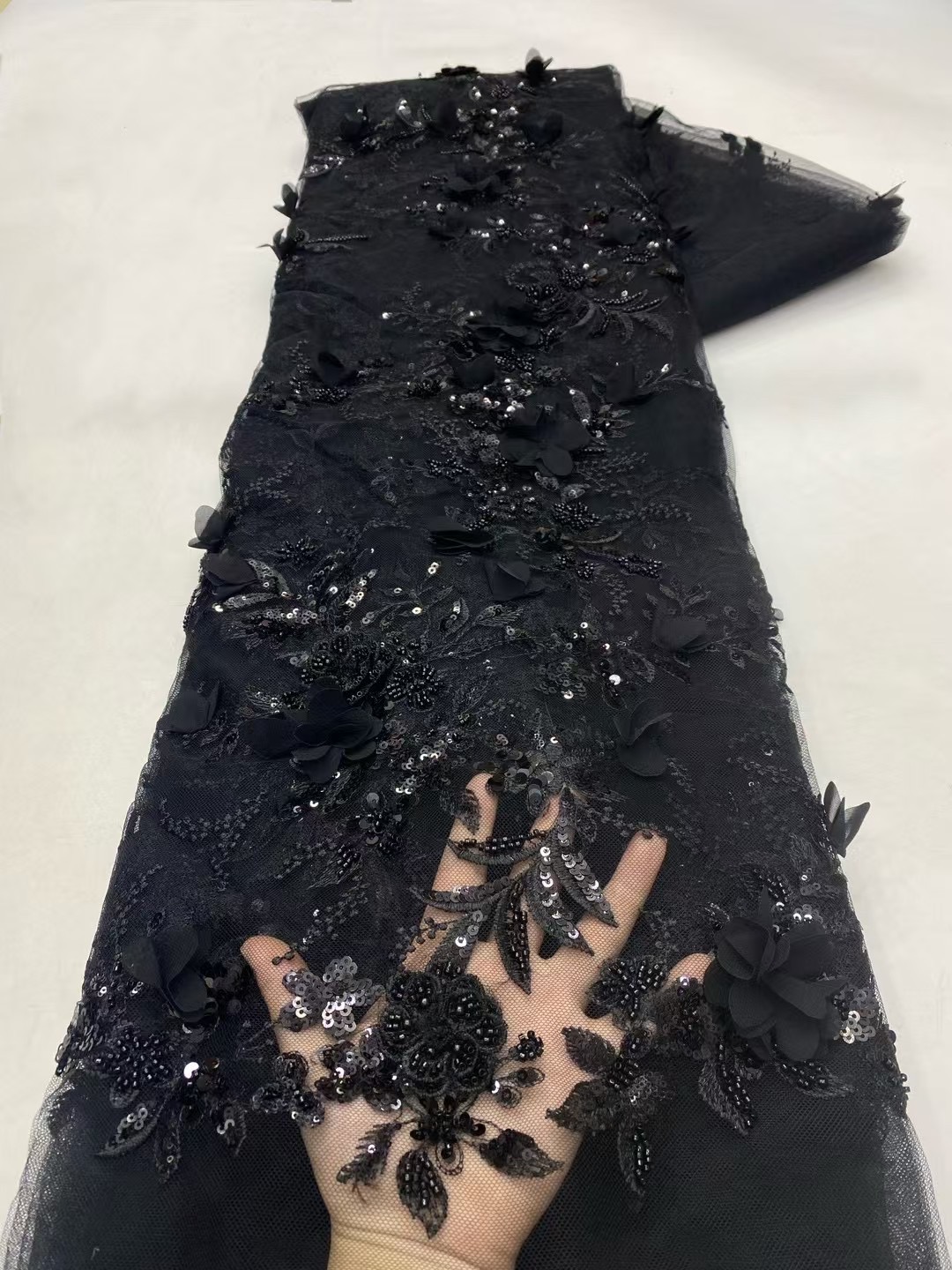 Embroidery Net Fabric - ผ้าลูกไม้ปักเลื่อมประดับด้วยลูกปัดสำหรับชุดเดรสงานแต่งงานของผู้หญิง Coomiya