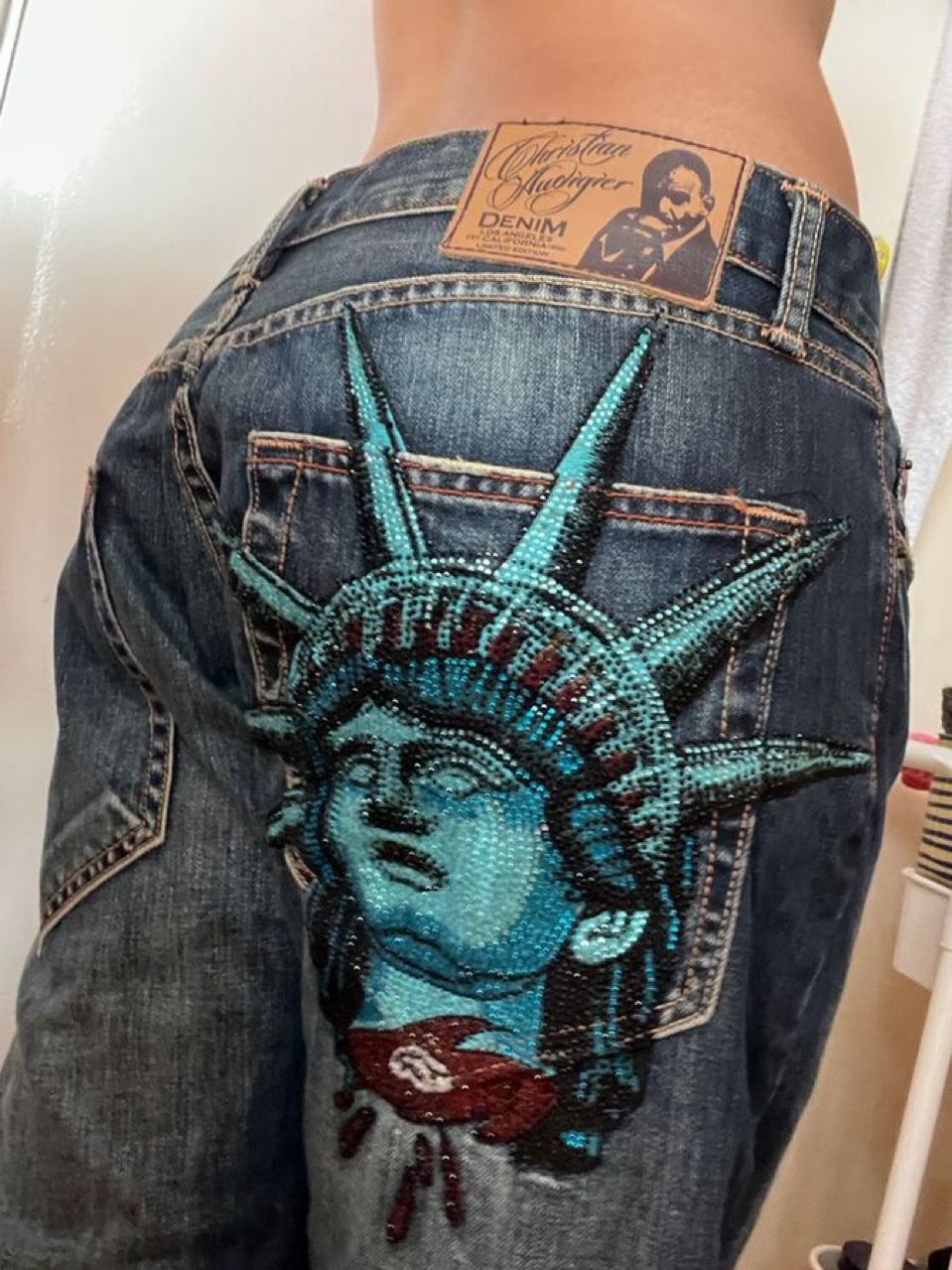 กางเกงยีนส์ทรงตรงเอวสูงสไตล์วิ - Embroidery Jeans Sakura บทวิจารณ์และราคา