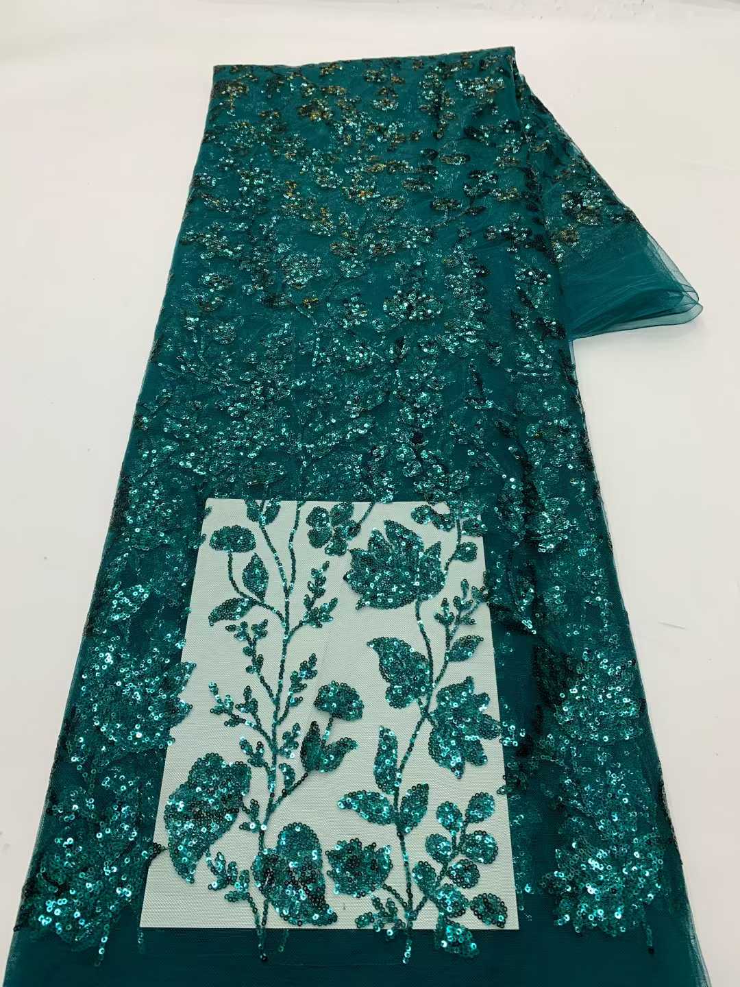 ผ้าลูกไม้แอฟริกันประดับเลื่อม  - Embroidery Net Fabric บทวิจารณ์และราคา