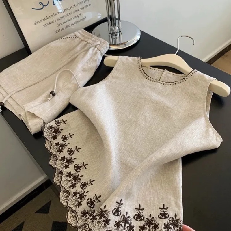 ชุดเซ็ตสองชิ้นสำหรับผู้หญิง เส - Embroidery Uniform บทวิจารณ์และราคา