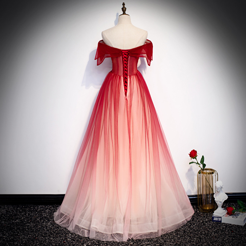 ชุดเดรสเกาะอกสำหรับเจ้าสาว ปี  - Embroidery Gradient บทวิจารณ์และราคา