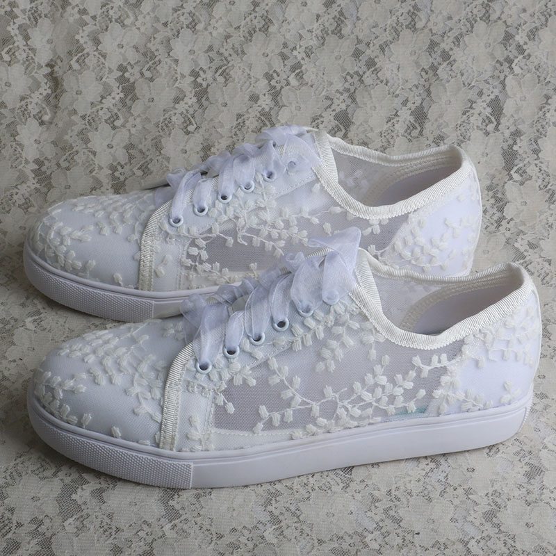 รองเท้าผ้าใบสีขาวสำหรับผู้หญิง - Embroidery Shoes บทวิจารณ์และราคา