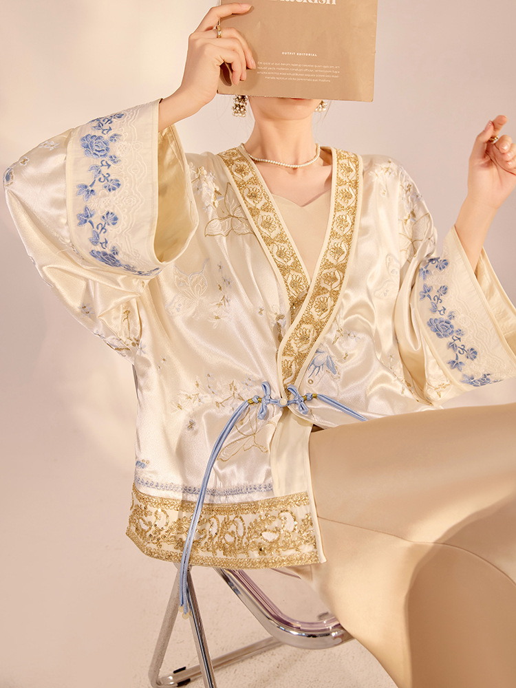เสื้อแจ็คเก็ตผู้หญิงทรงหลวมหรู - Embroidery Knit บทวิจารณ์และราคา