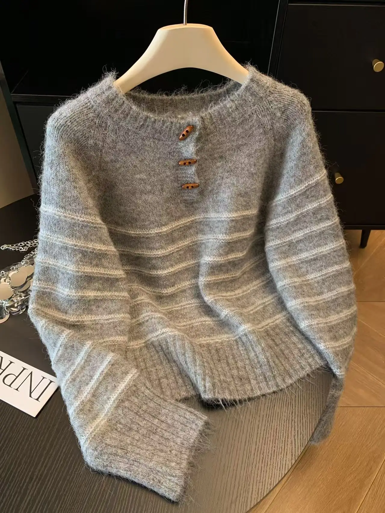 เสื้อสเวตเตอร์ไหมพรมแคชเมียร์ล - Embroidery Knit บทวิจารณ์และราคา