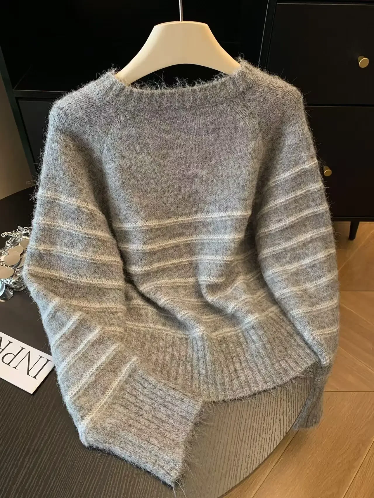 เสื้อสเวตเตอร์ไหมพรมแคชเมียร์ล - Embroidery Knit บทวิจารณ์และราคา