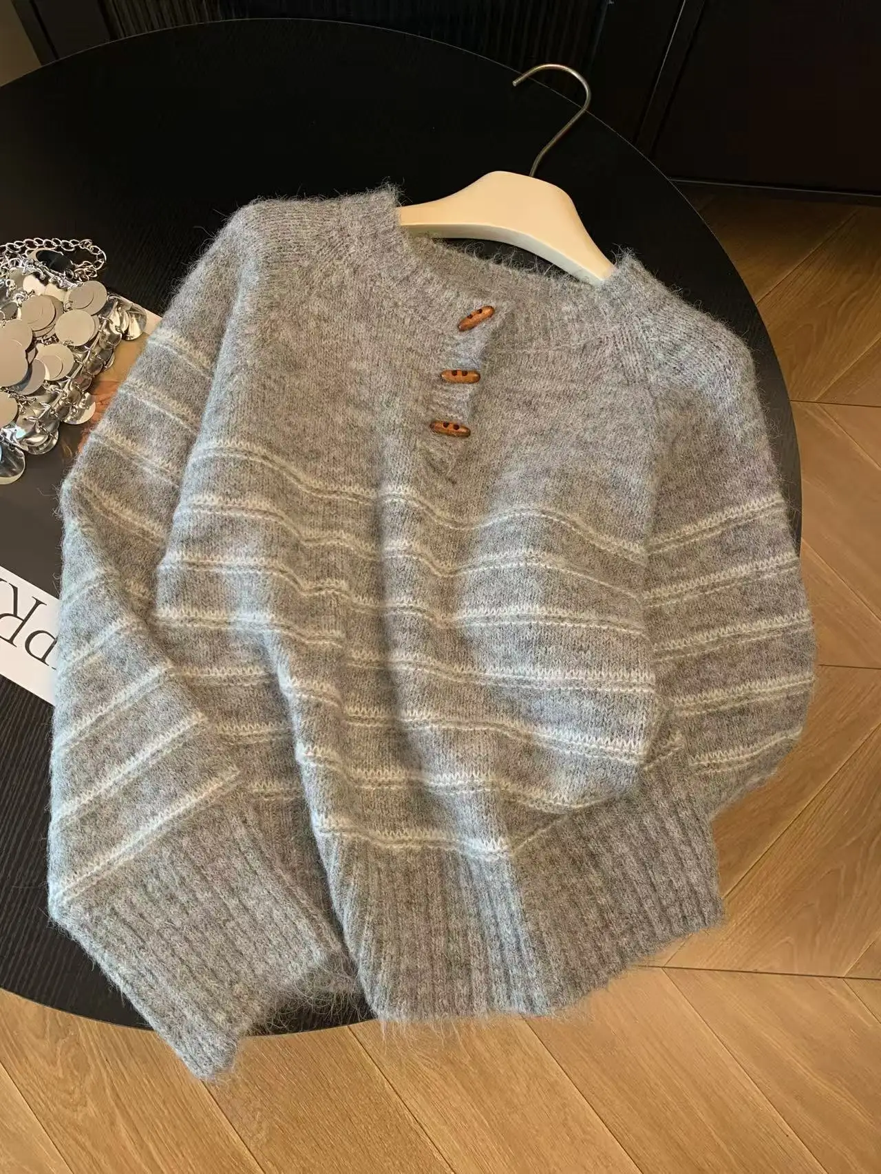 เสื้อสเวตเตอร์ไหมพรมแคชเมียร์ล - Embroidery Knit บทวิจารณ์และราคา