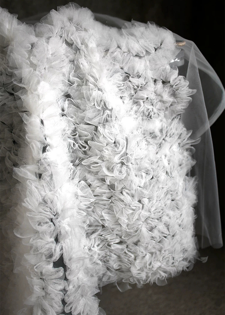 ผ้าลูกไม้ปักลายตาข่ายโปร่งแสง  - Embroidery Net Fabric บทวิจารณ์และราคา