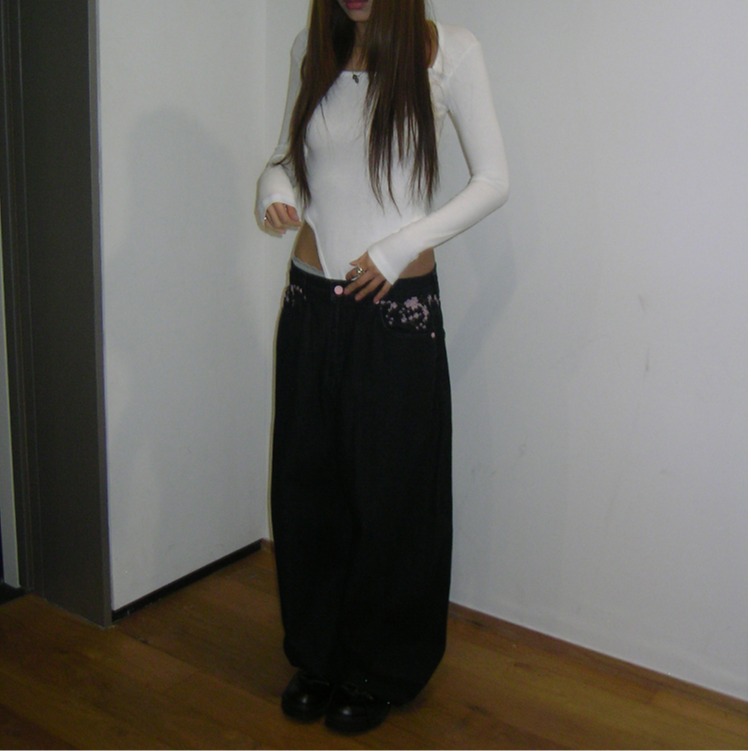 กางเกงยีนส์ขาบานเอวสูงปักลายซา - Embroidery Jeans Sakura บทวิจารณ์และราคา