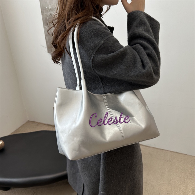กระเป๋าถือแบบสะพายไหล่เดี่ยวพร - Embroidery Name Designs บทวิจารณ์และราคา